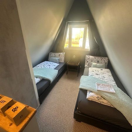 Widgeon Bespoke Cabin Is Lakeside With Private Fishing Peg, Hot Tub Situated At Tattershall Lakes Country Park Bagian luar foto