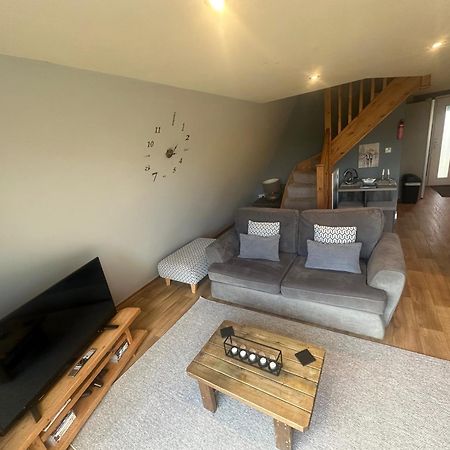 Widgeon Bespoke Cabin Is Lakeside With Private Fishing Peg, Hot Tub Situated At Tattershall Lakes Country Park Bagian luar foto