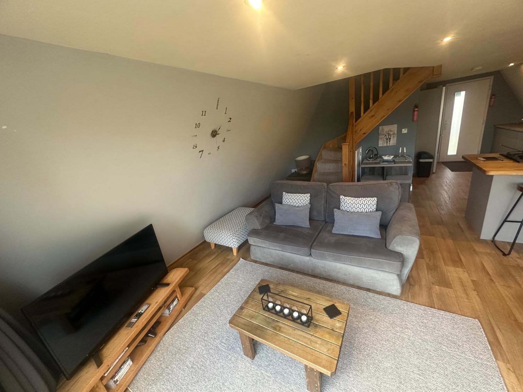Widgeon Bespoke Cabin Is Lakeside With Private Fishing Peg, Hot Tub Situated At Tattershall Lakes Country Park Bagian luar foto